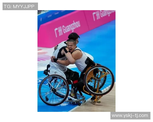 姚明因伤接受封闭治疗重返赛场的艰辛历程与坚持精神