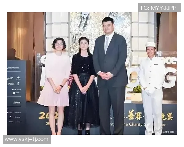 姚明的传奇人生揭秘：从篮球巨星到文化桥梁的跨越之路