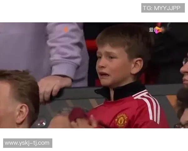 欧联杯激战曼联逆转里昂补时绝杀全场沸腾瞬间回顾