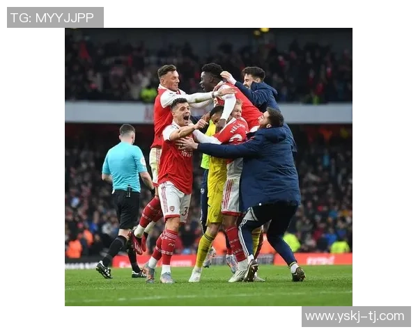 国王杯激战：利物浦逆转曼联红牌事件引发全场热议与战术分析